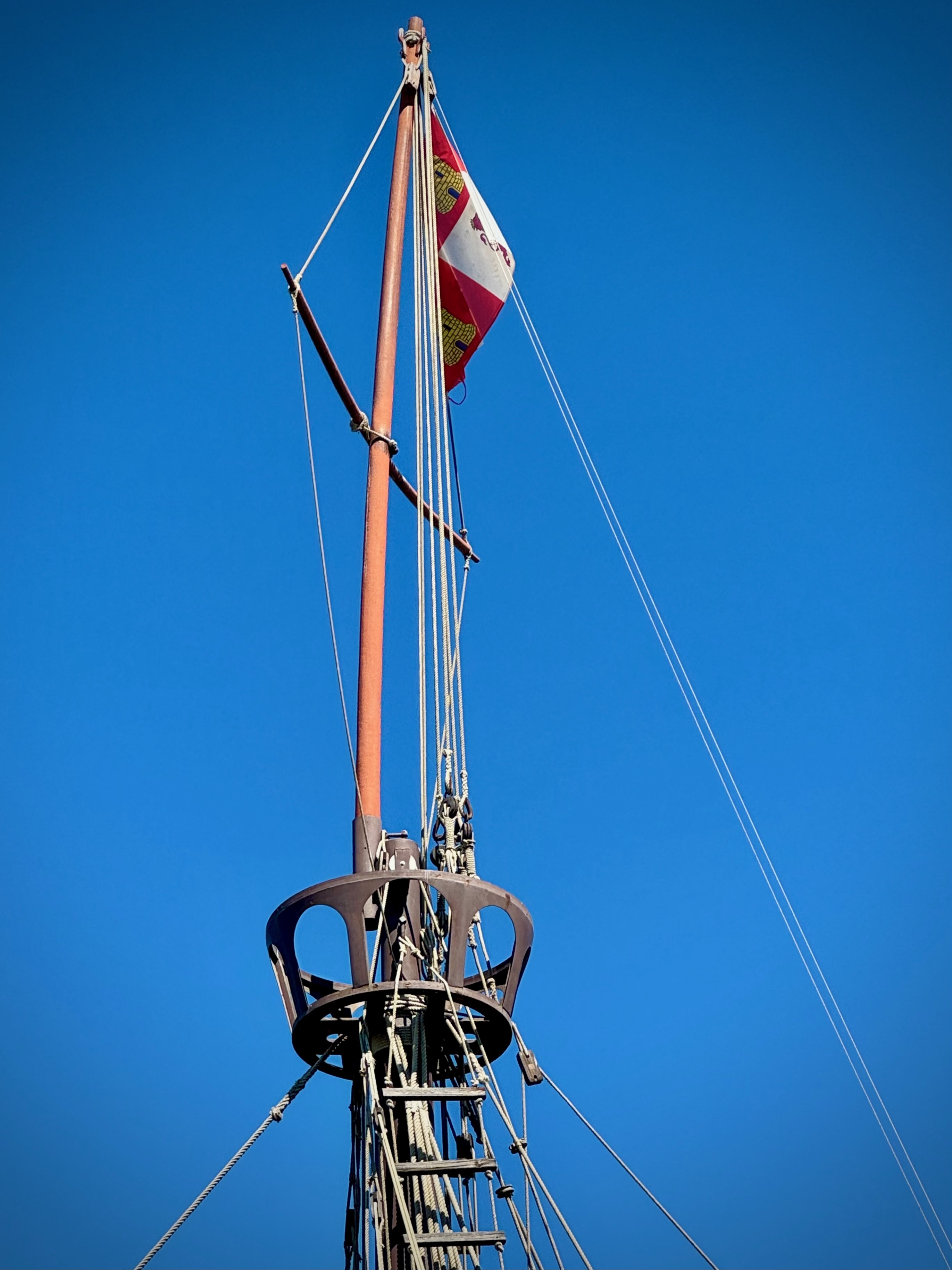 Der Ausguck auf einem Entdeckerschiff
