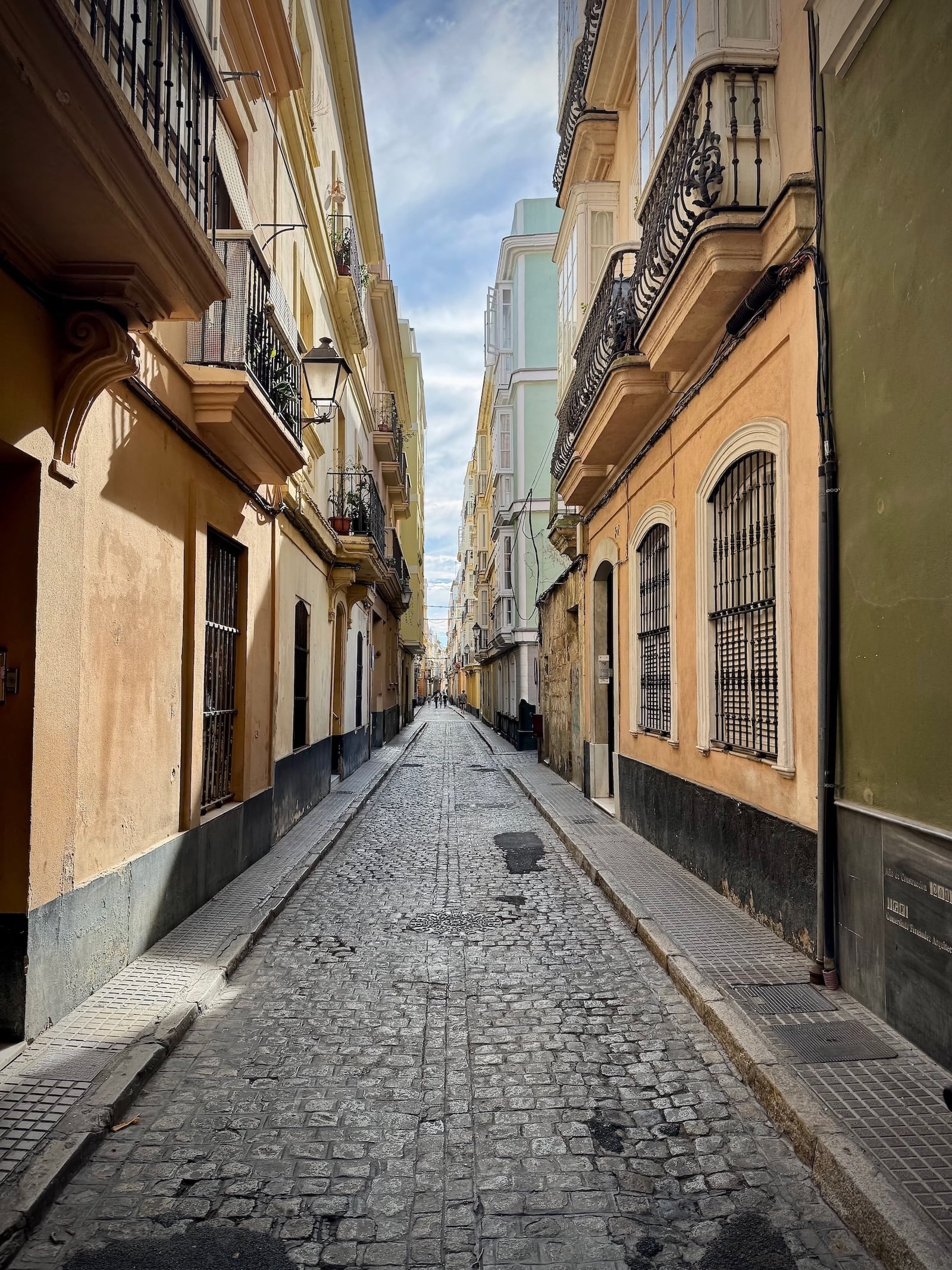 Enge Straßen in Cadiz