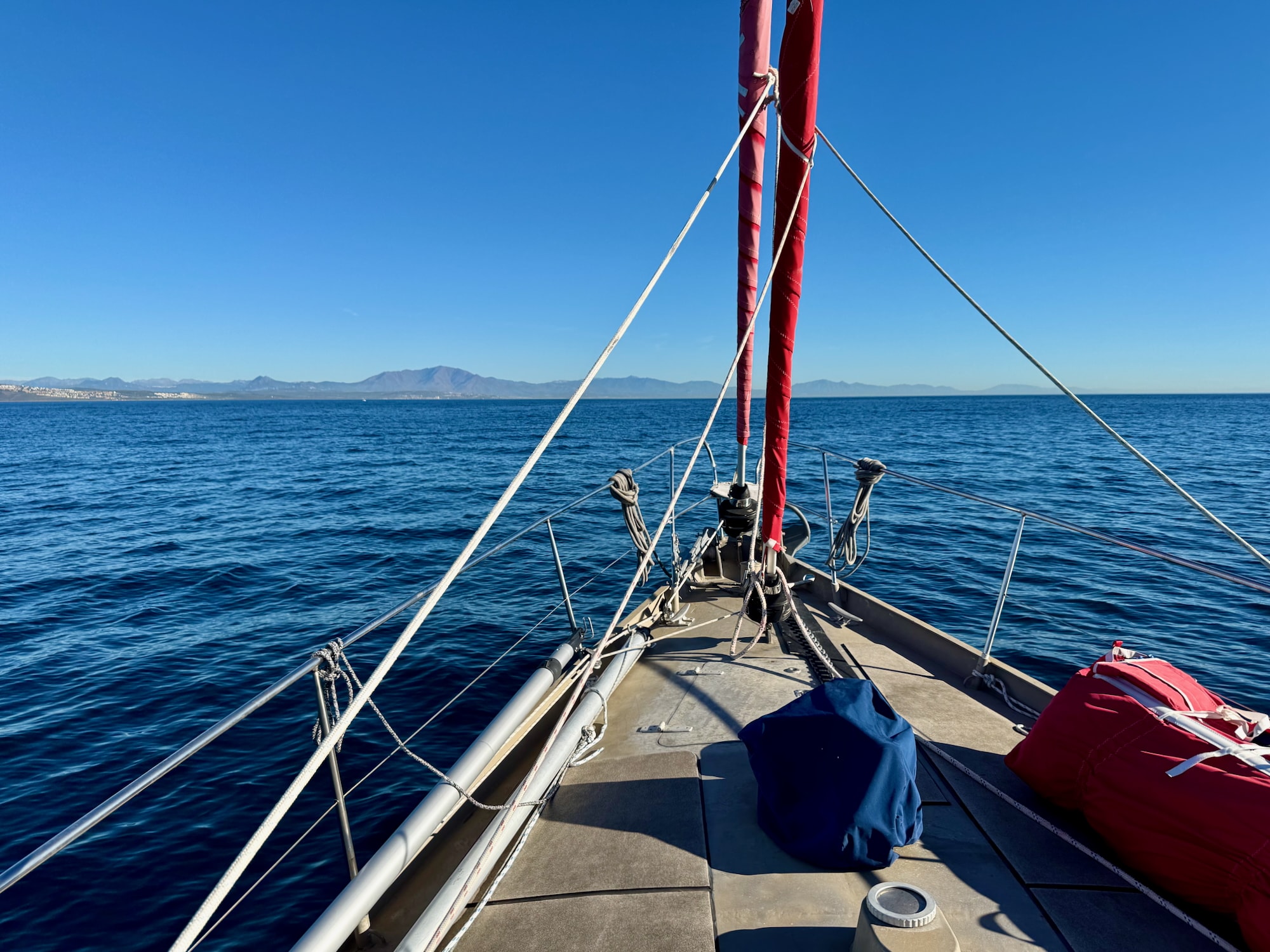 In der Alboransee Blick auf die Costa del Sol