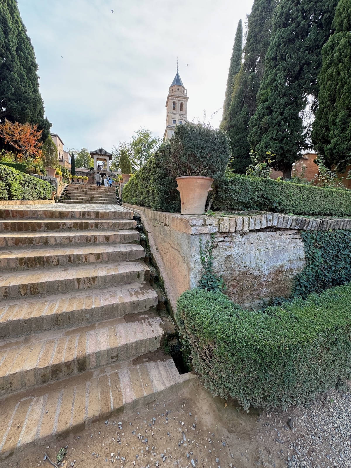 Alhambra - Blick zu den christlichen Bauten