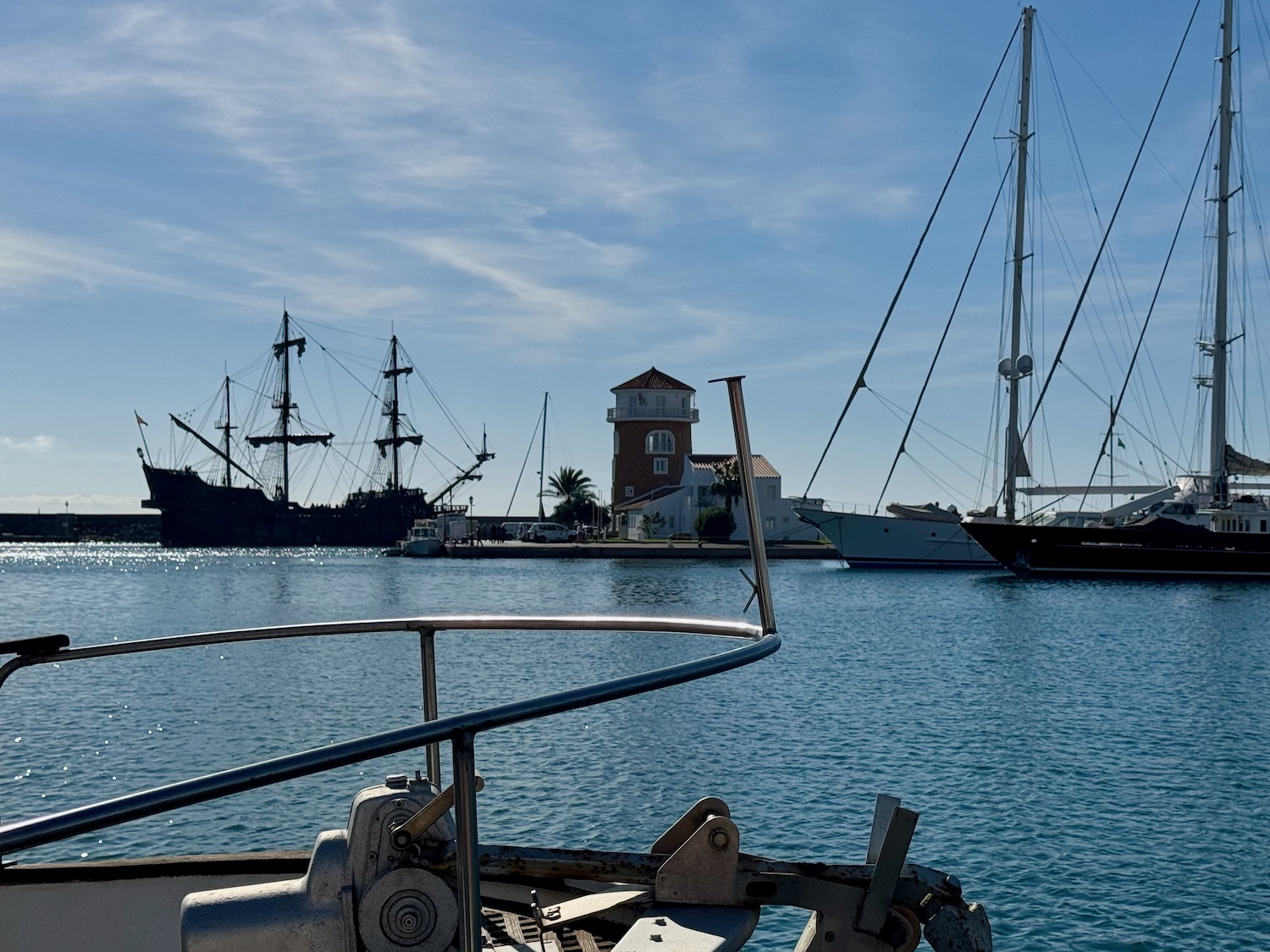 Blick von unserem Liegeplatz zur Marinaoffice