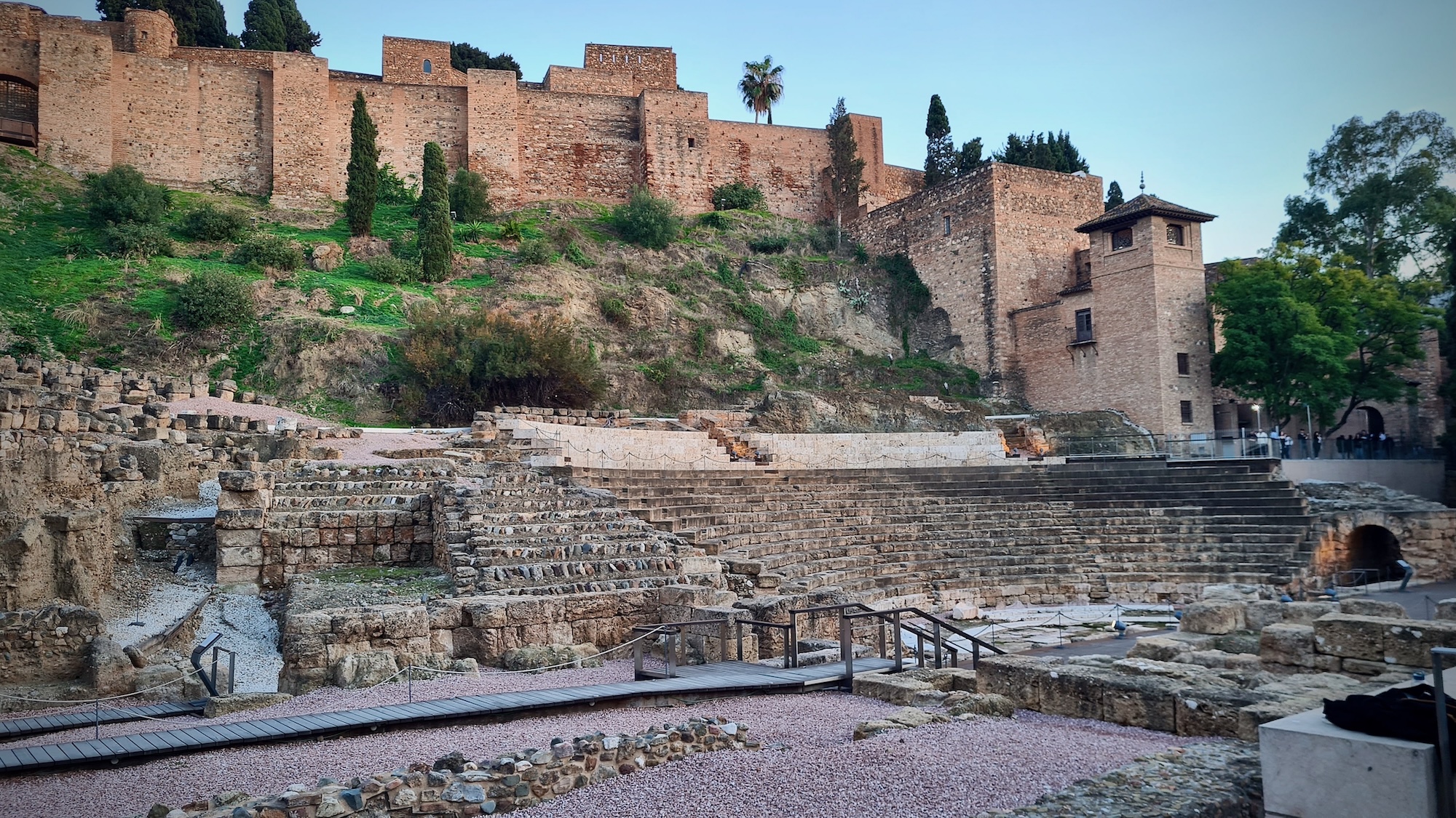 Römisches Theater und Mauern der Alcazaba