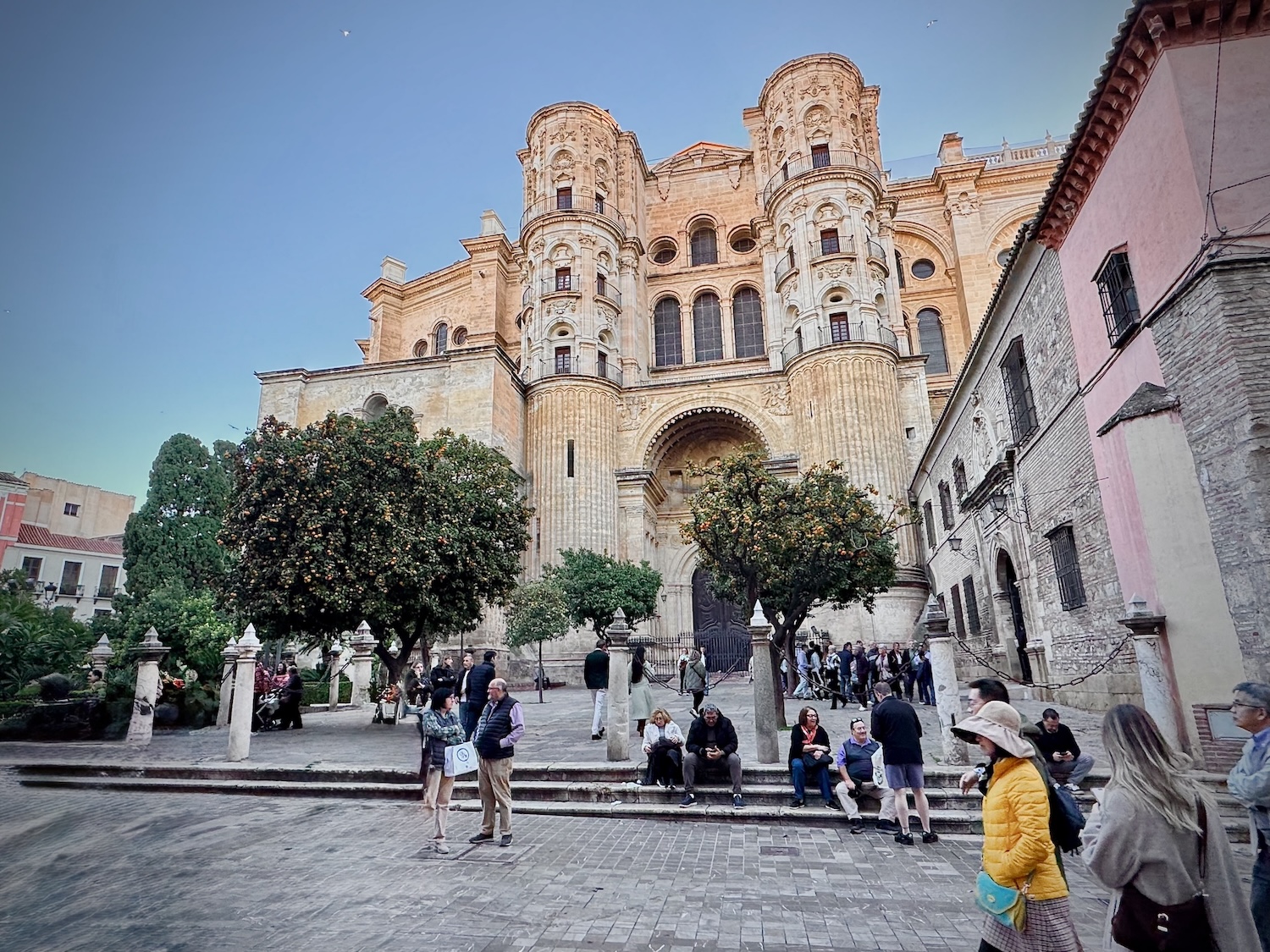 Vor der Kathedrale