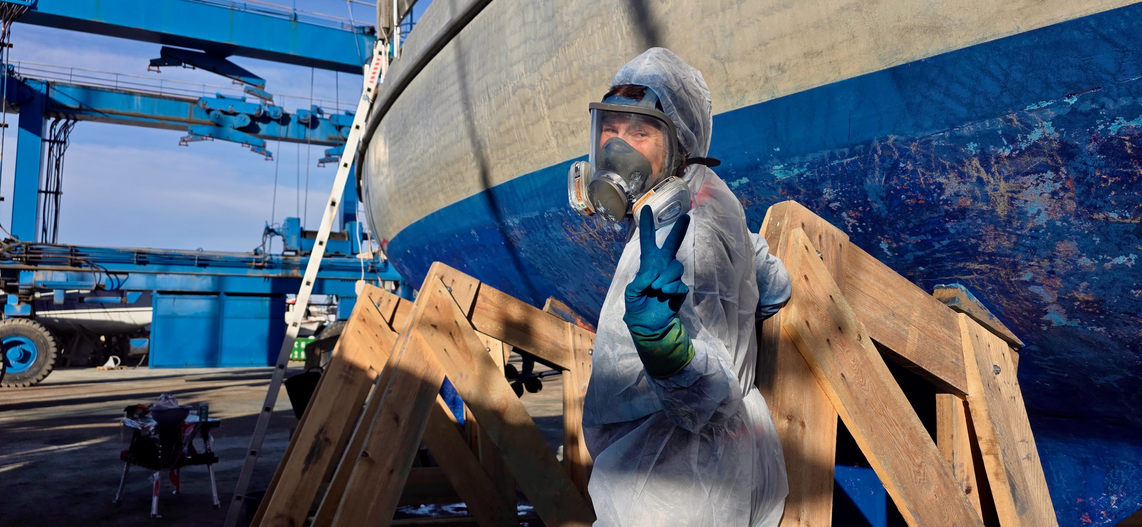 Ines bei Schleifarbeiten