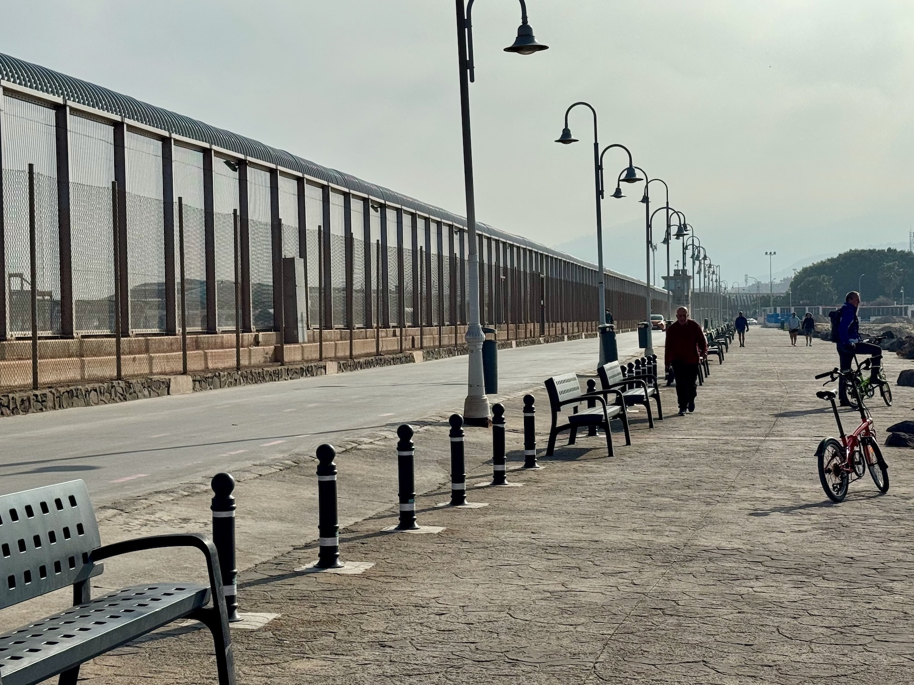 Hohe Zäune – doppelt gesichert