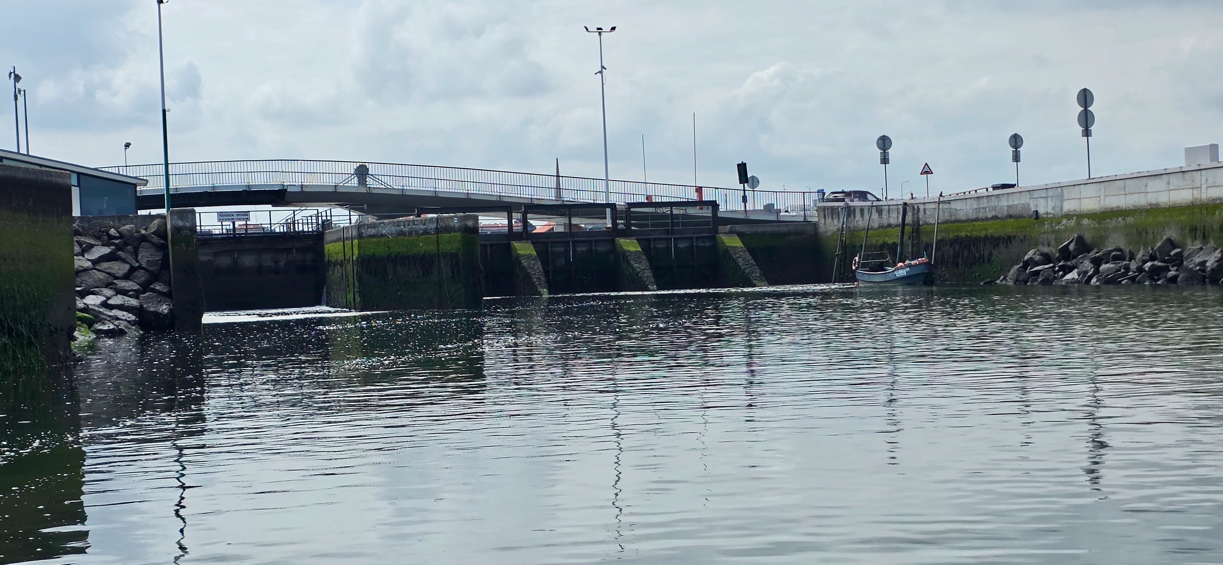 Aveiro An der Schleuse