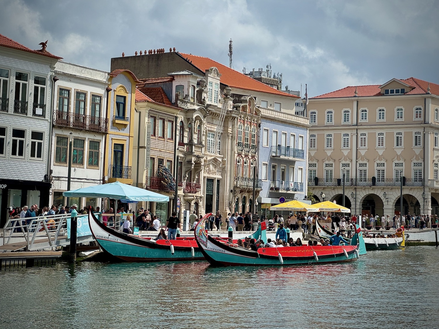 Aveiro Bunte Fassaden und Gondeln