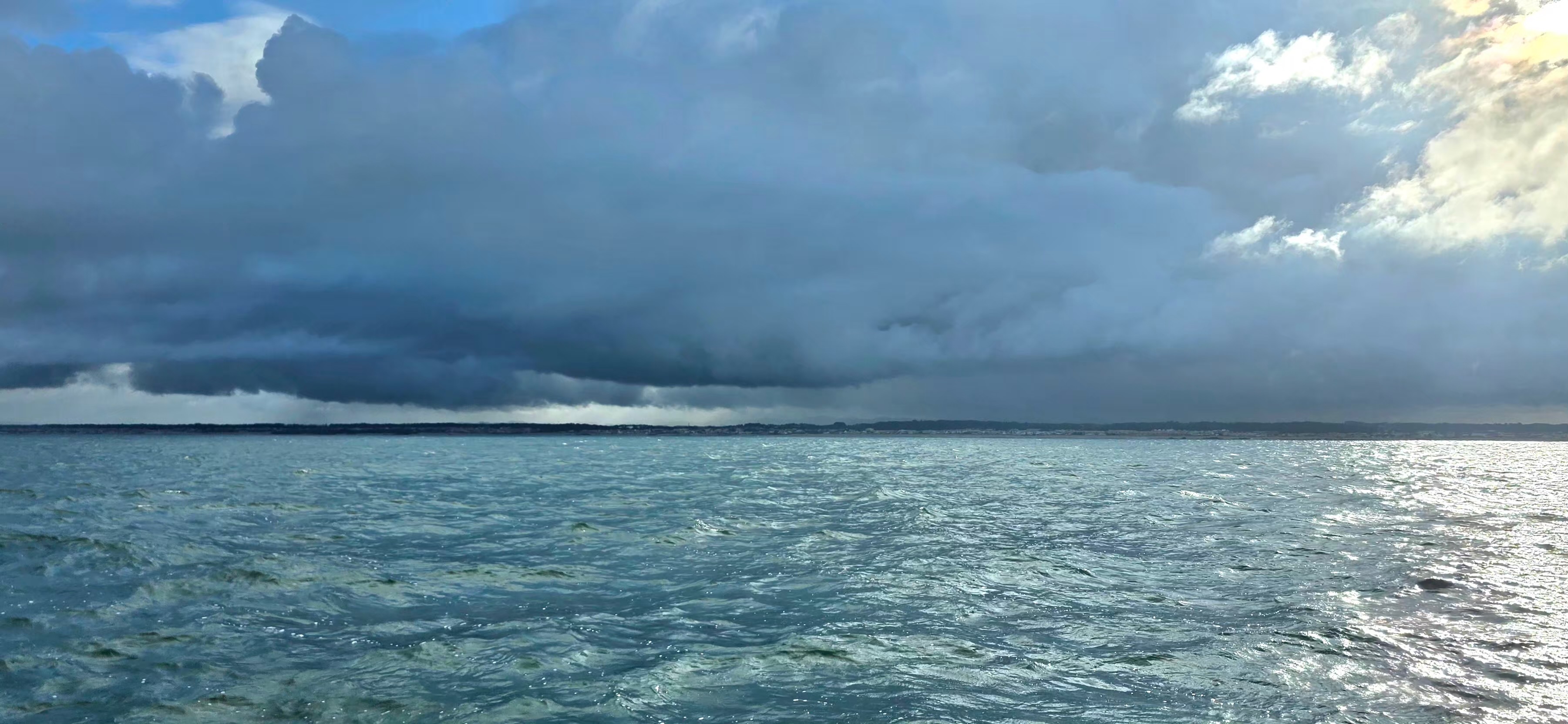Tiefe Regenwolken