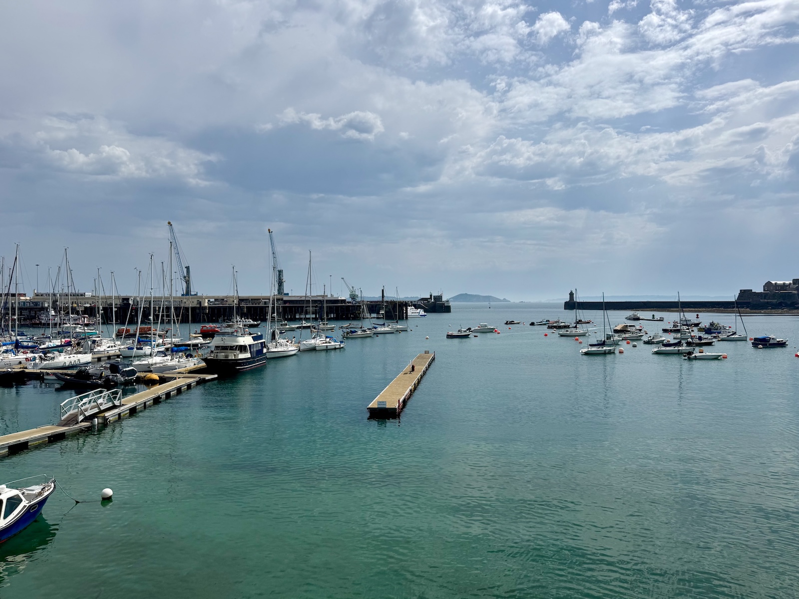 Marina Guernsey - da geht es hinaus