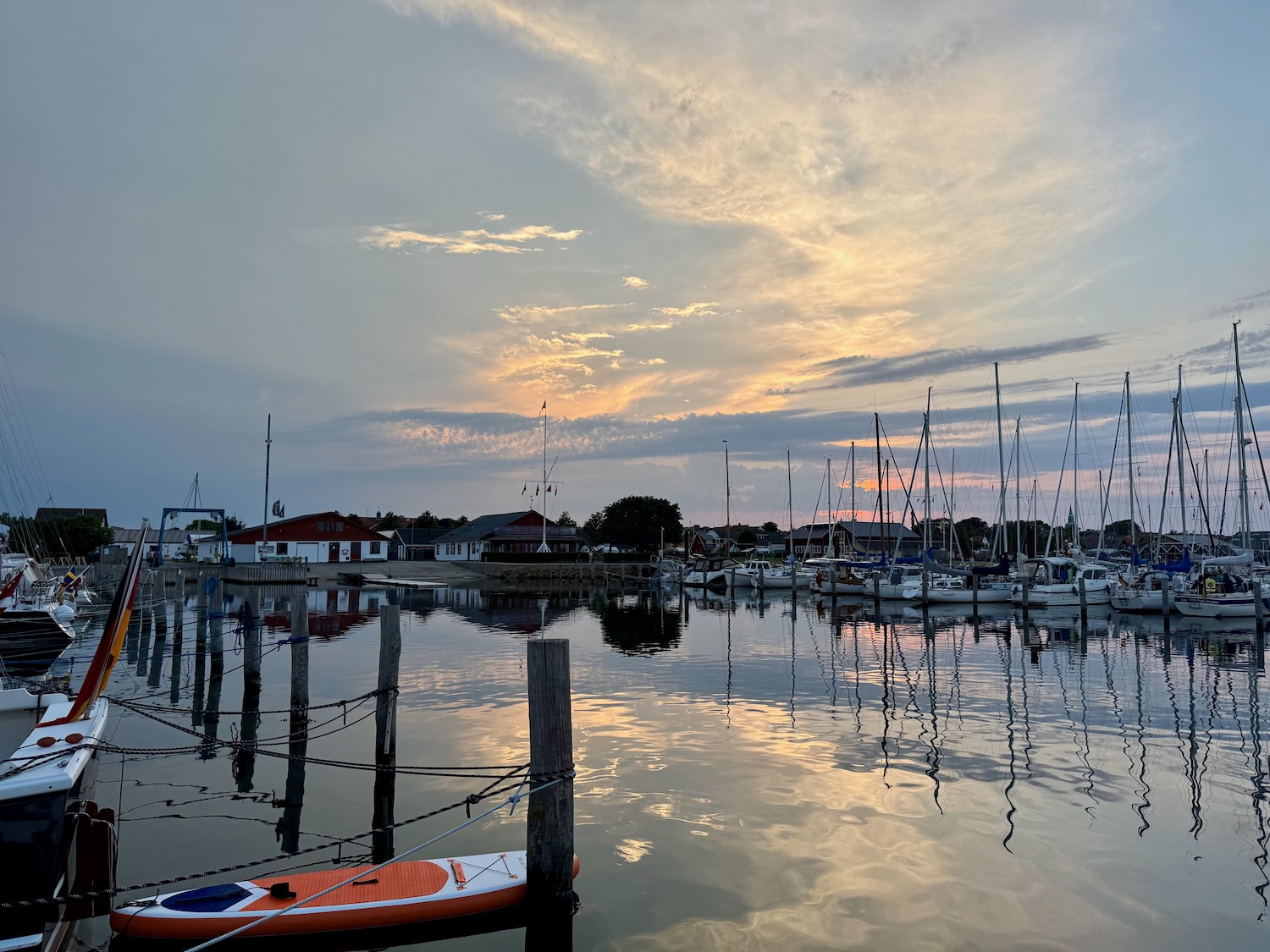 Marstal Marina Da braut sich was zusammen